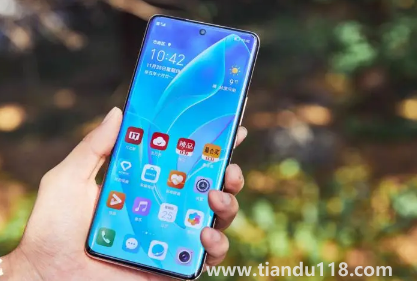 榮耀60pro相當(dāng)于華為什么檔次(榮耀60pro是5g手機(jī)嗎)(圖2) 榮耀60pro相當(dāng)于華為什么檔次2