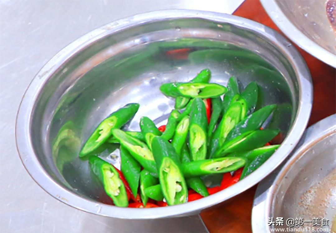 炒豬肝的做法(新鮮豬肝怎么炒好吃)(圖7) 炒豬肝的做法(新鮮豬肝怎么炒好吃)(圖7)