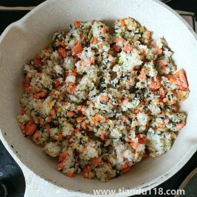 飯團的做法(飯團怎么做)(圖9) 飯團的做法(飯團怎么做)(圖9)