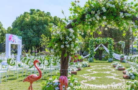 訂婚和結(jié)婚時(shí)間可以跨年嗎(結(jié)婚哪些是要注意的)(圖1) 訂婚和結(jié)婚時(shí)間可以跨年嗎1