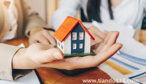 房產(chǎn)中介投訴找哪個(gè)部門(mén)(買(mǎi)賣(mài)房子不走中介有什么風(fēng)險(xiǎn))(圖1) 房產(chǎn)中介投訴找哪個(gè)部門(mén)1