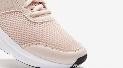 網(wǎng)面鞋破洞了怎么補(bǔ)救(網(wǎng)面鞋破洞了屬于質(zhì)量問(wèn)題嗎)(圖3) 網(wǎng)面鞋破洞了怎么補(bǔ)救3