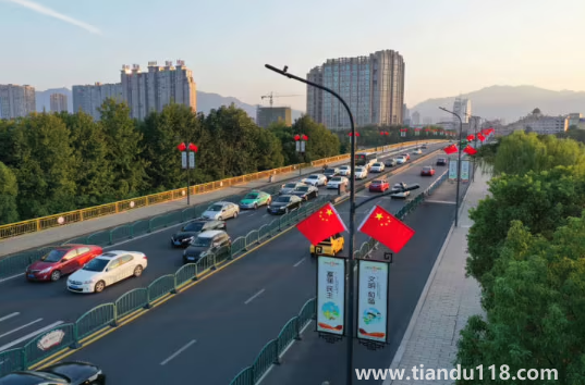 2022國慶節(jié)周六周日補(bǔ)周幾的課（國慶節(jié)的由來）