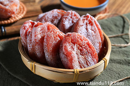 柿子和柿餅?zāi)膫€(gè)糖分高(柿子怎么做成柿餅)(圖2) 柿子和柿餅?zāi)膫€(gè)糖分高2