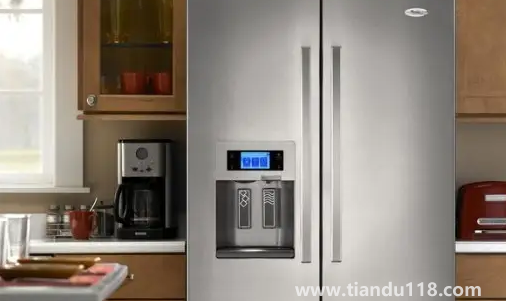 冰箱漏水接水盤在哪(冰箱排水孔的水哪去了)(圖3) 冰箱漏水接水盤在哪3