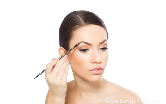 激光洗眉一般需要多少錢（激光洗眉會(huì)留下疤痕嗎）