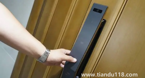 2022年11月16日宜安裝新門嗎(安門有哪些注意事項(xiàng))(圖2) 2022年11月16日宜安裝新門嗎2