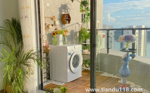 開放式陽臺(tái)能裝電動(dòng)晾衣架嗎1