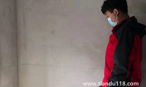 房子在驗收后發(fā)現(xiàn)墻面空鼓誰負(fù)責(zé)(交房注意事項是什么)(圖3) 房子在驗收后發(fā)現(xiàn)墻面空鼓誰負(fù)責(zé)3