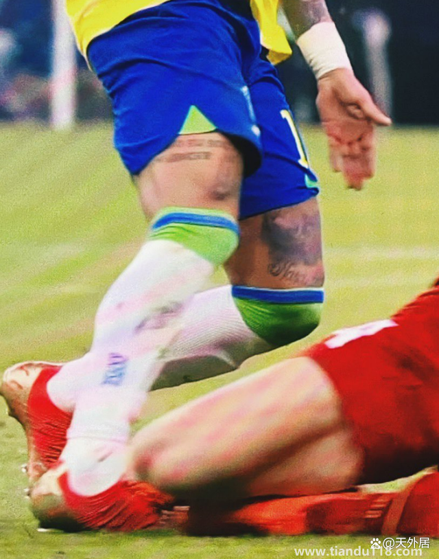 內(nèi)馬爾受傷:腳踝彎成90度(內(nèi)馬爾受傷畫面曝光)(圖4) 內(nèi)馬爾受傷:腳踝彎成90度(內(nèi)馬爾受傷畫面曝光)(圖4)